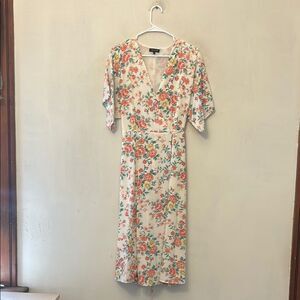 1. State Cream floral wrap around short sleeve dress Size 8 New